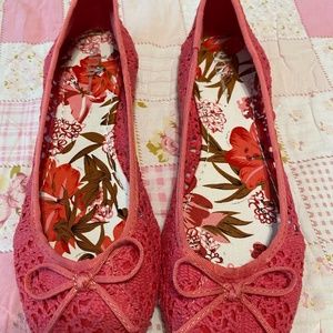 Shi by Journeys Krissie